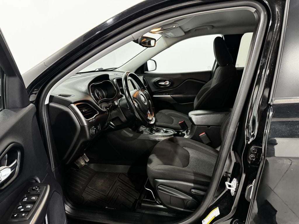 2021 Jeep Cherokee Sport