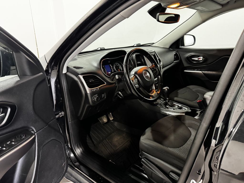 2021 Jeep Cherokee Sport