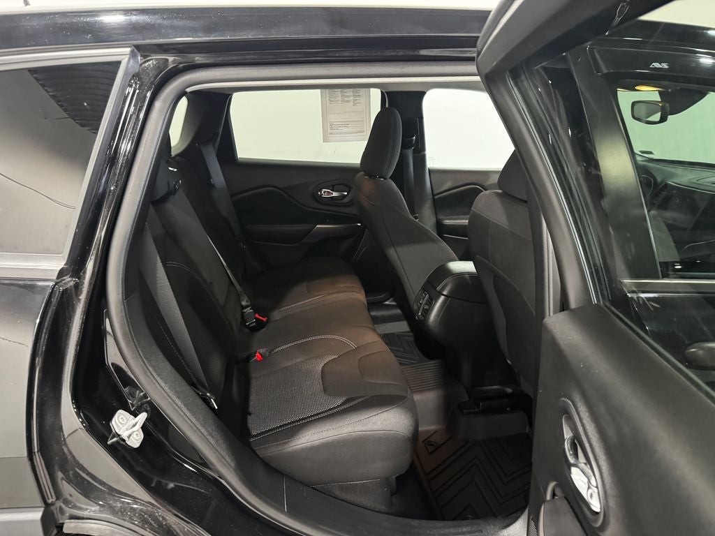 2021 Jeep Cherokee Sport