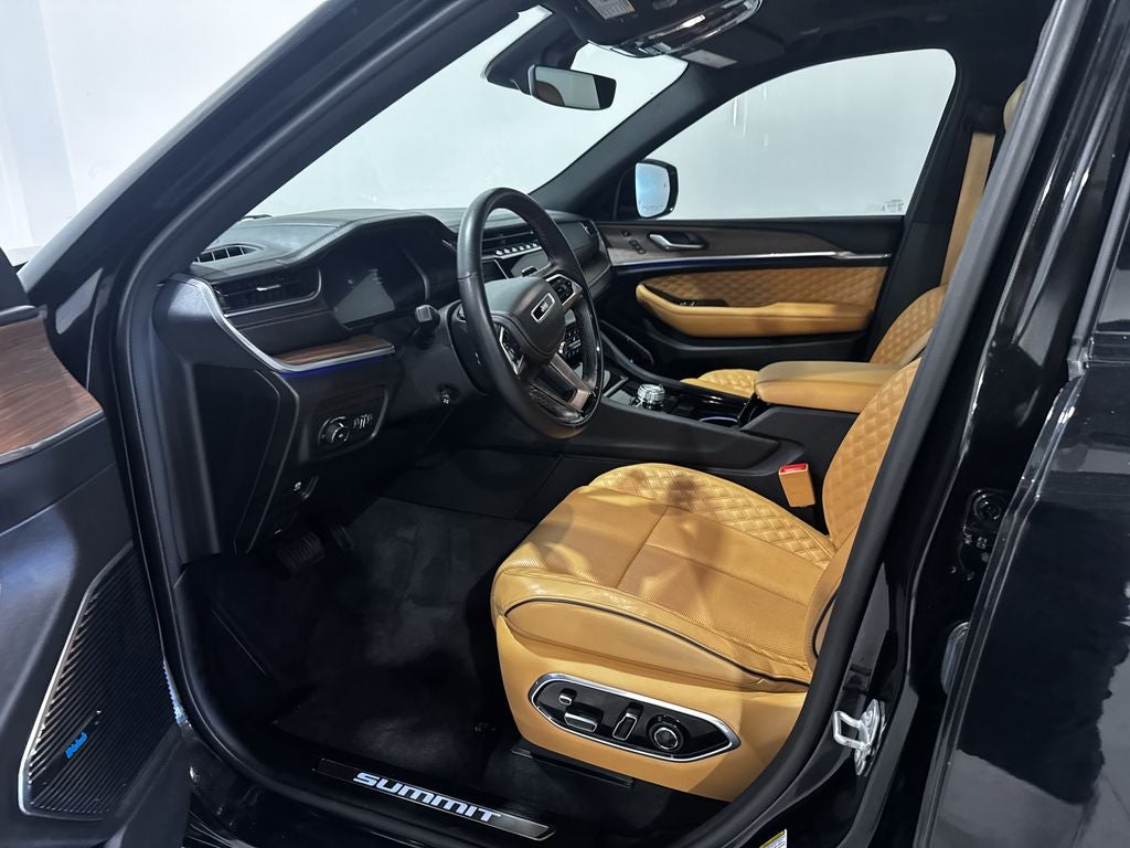 2022 Jeep Grand Cherokee Summit