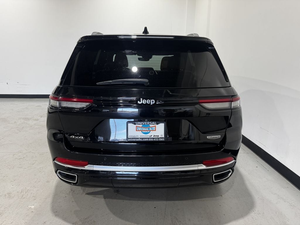 2022 Jeep Grand Cherokee Summit