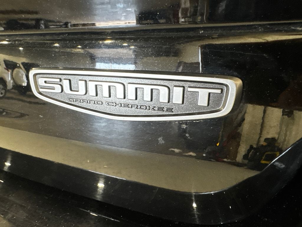 2022 Jeep Grand Cherokee Summit