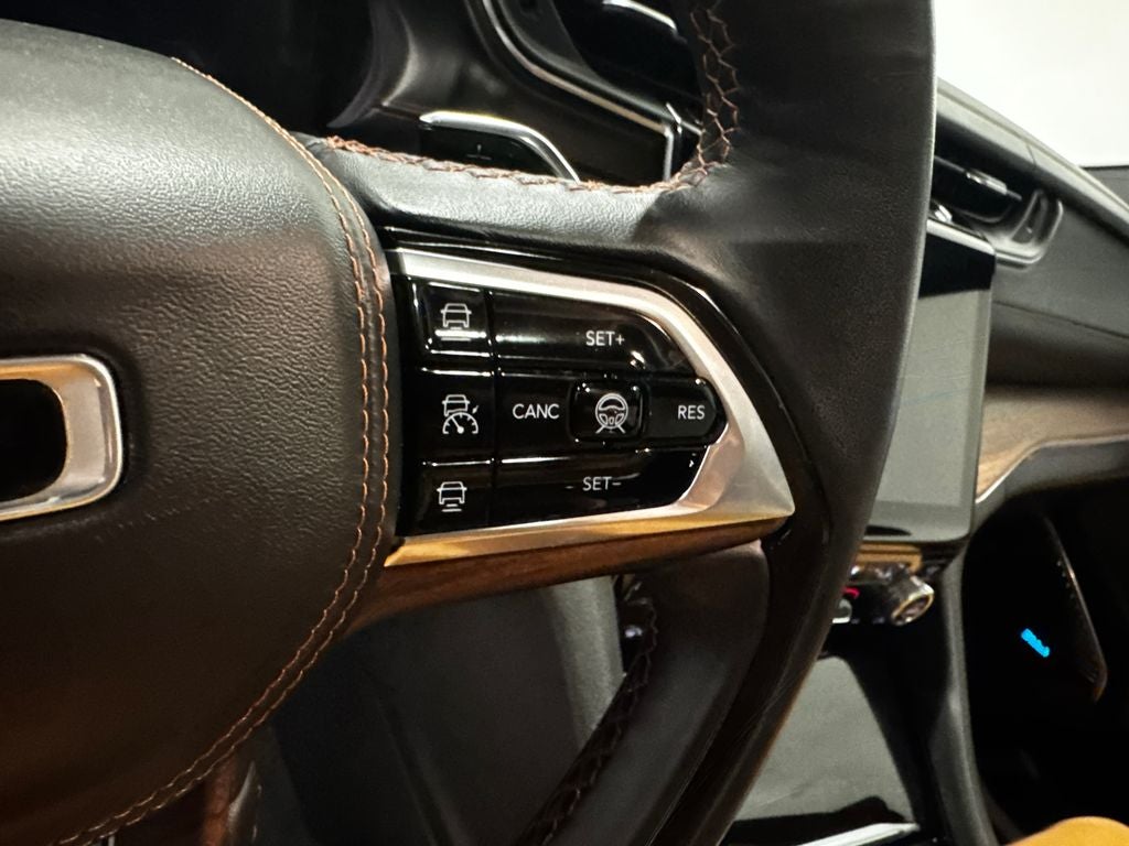 2022 Jeep Grand Cherokee Summit