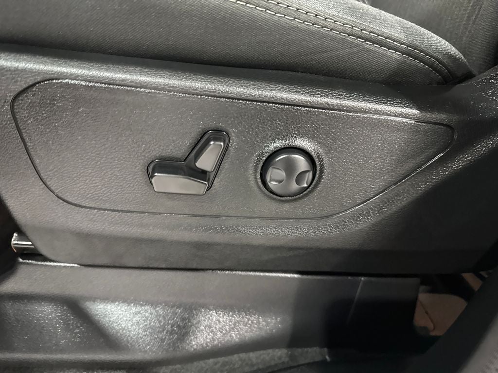 2023 RAM 1500 Big Horn/Lone Star Night Edition
