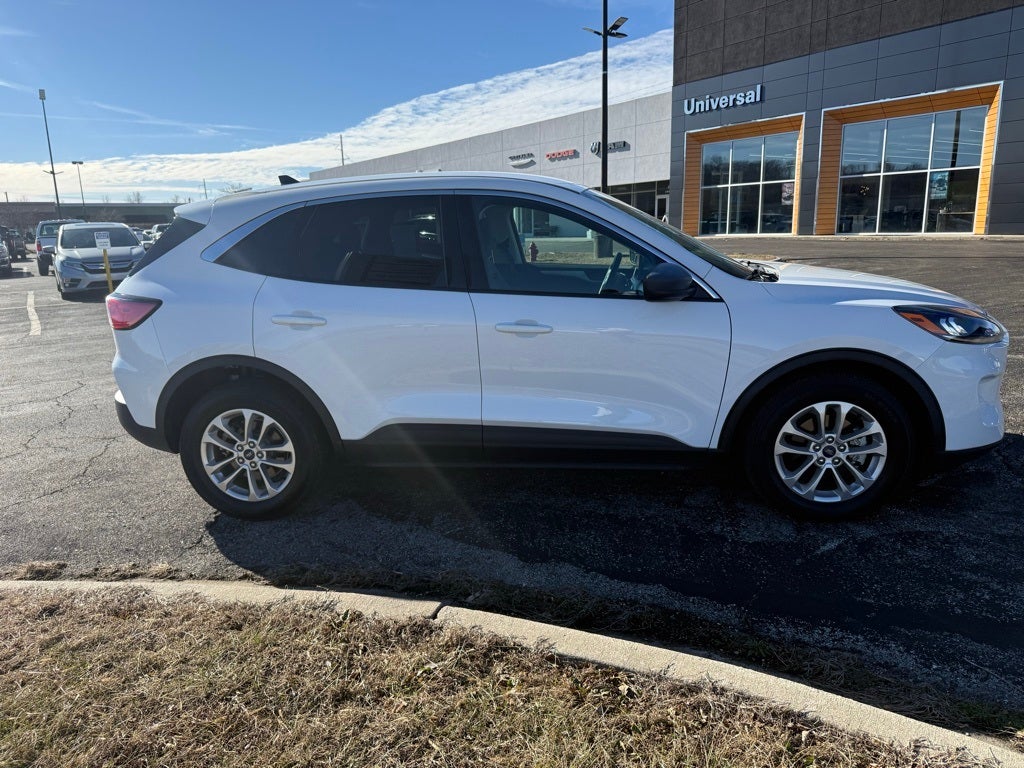 2022 Ford Escape Hybrid SE