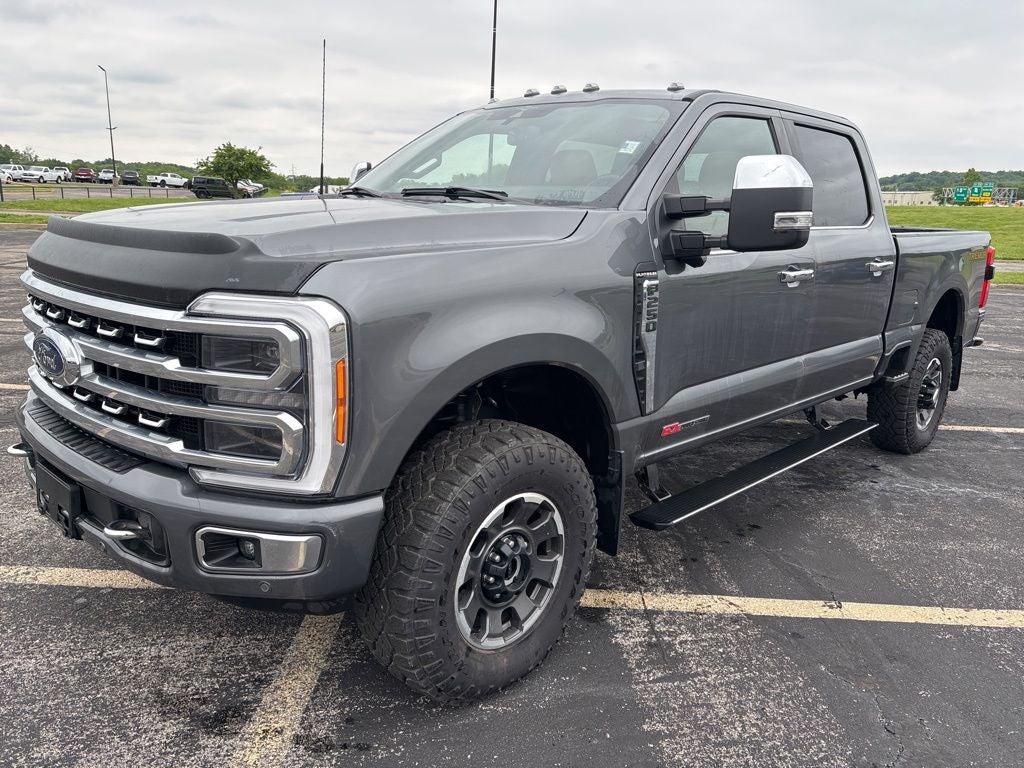 2023 Ford F-250 Platinum 4x4 Crew Cab 160 in's photo