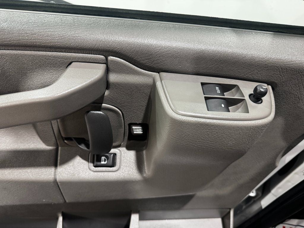 2023 Chevrolet Express 3500 LT Passenger