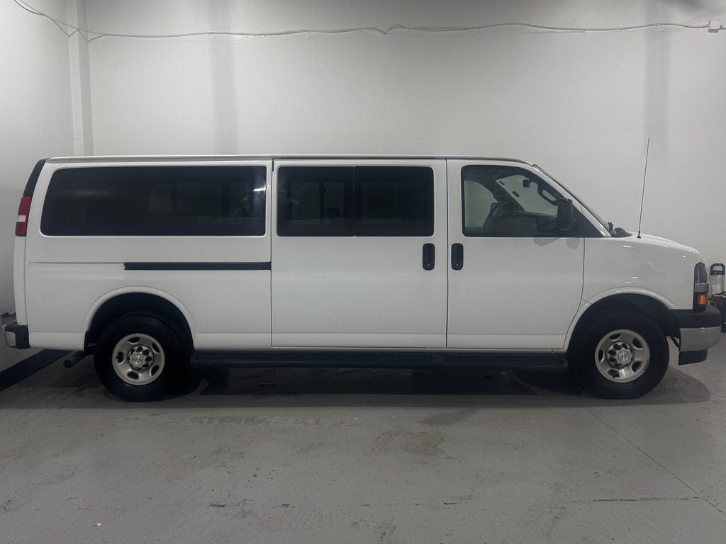 2023 Chevrolet Express 3500 LT Passenger