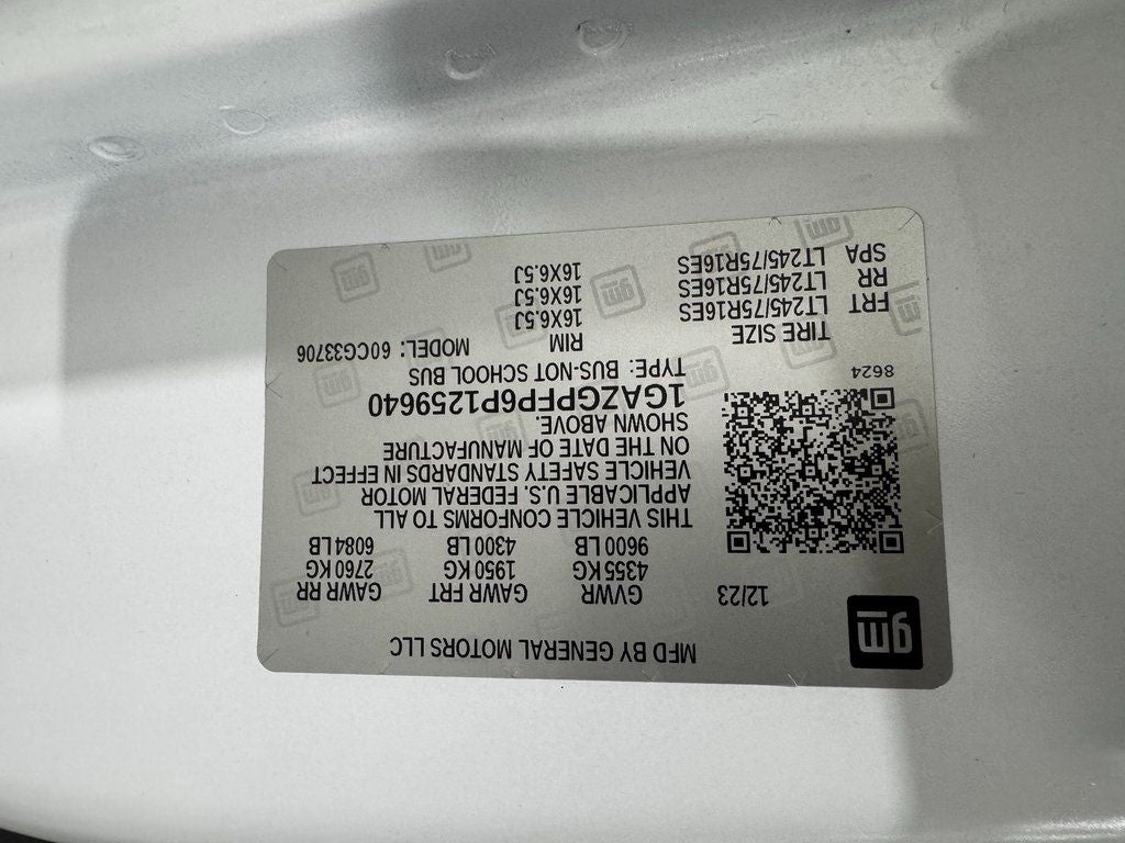 2023 Chevrolet Express 3500 LT Passenger