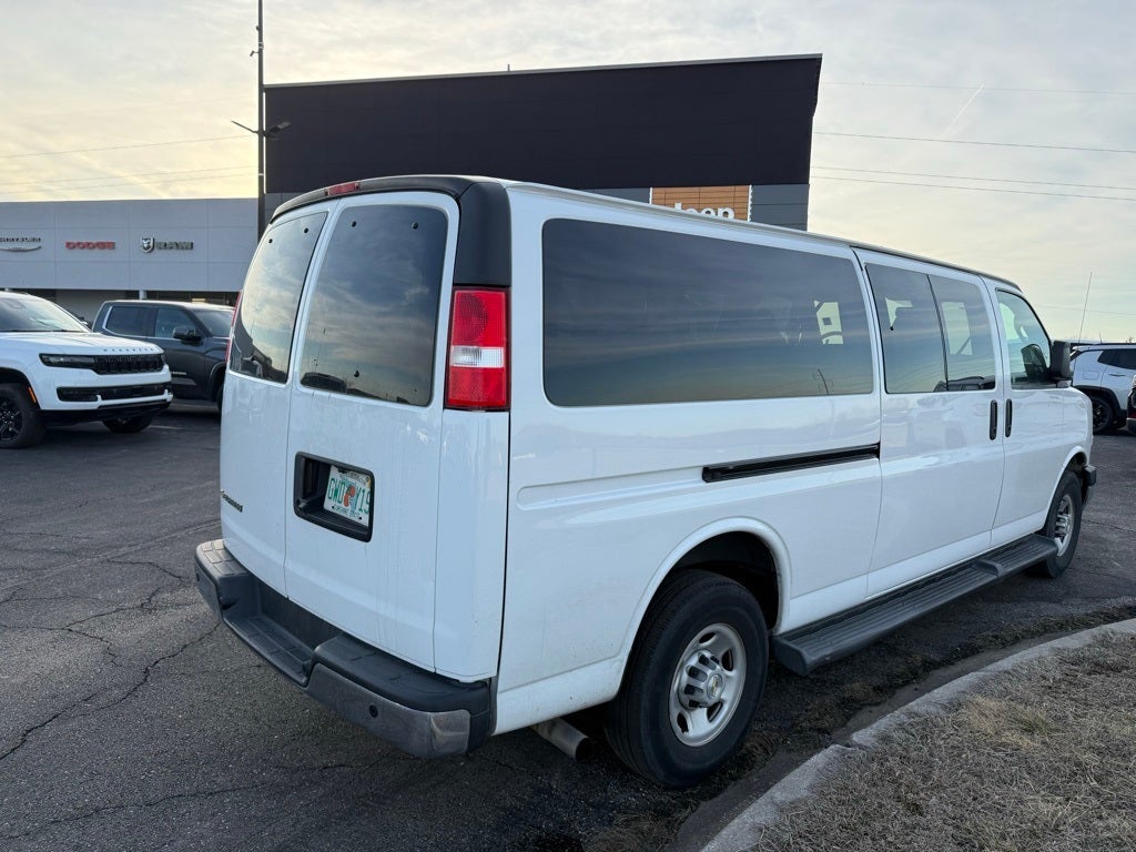 2023 Chevrolet Express 3500 LT Passenger