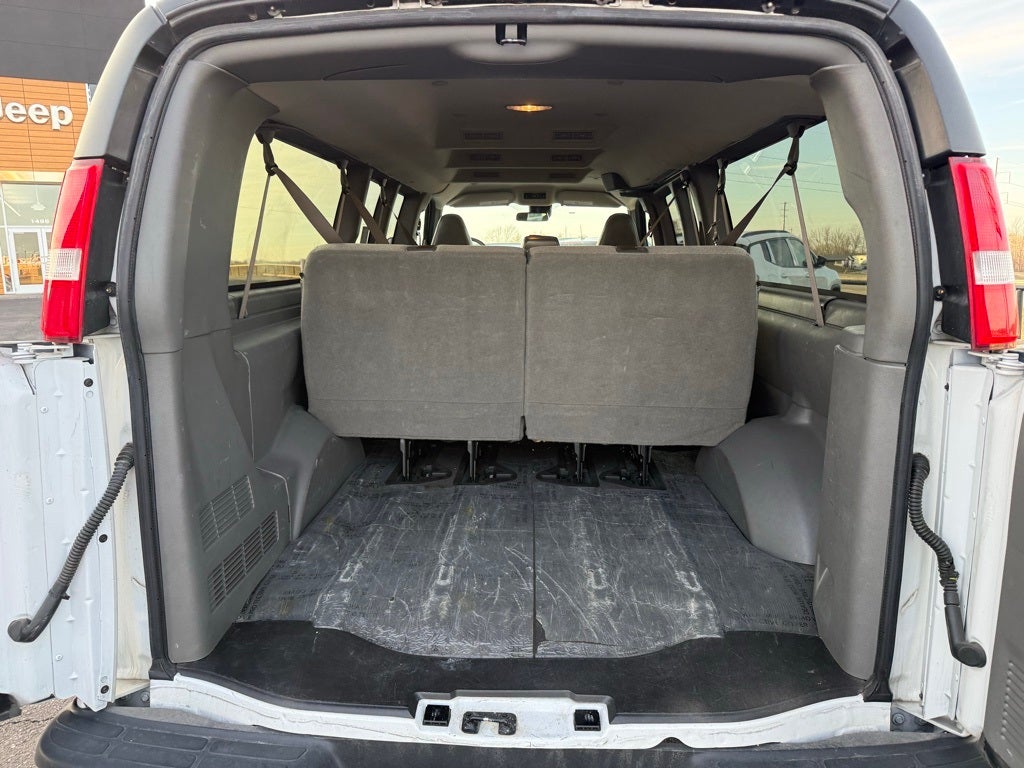 2023 Chevrolet Express 3500 LT Passenger