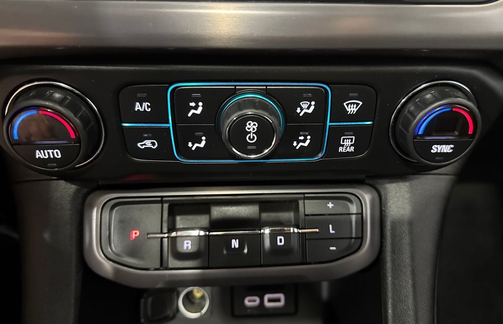 2021 GMC Acadia AT4