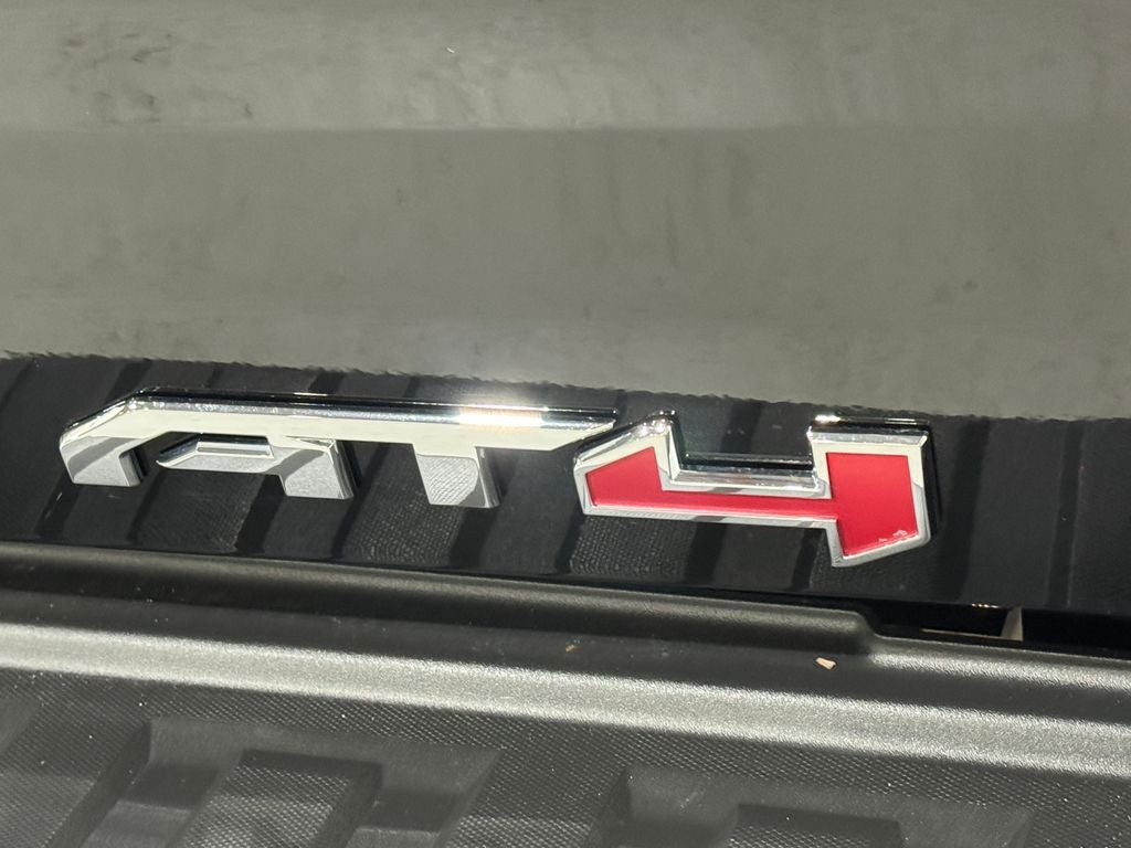 2022 GMC Canyon AT4 w/Leather