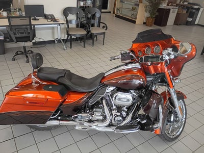 2012 Harley-Davidson CVO Street Glide Base