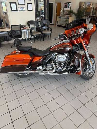 2012 Harley-Davidson CVO Street Glide Base