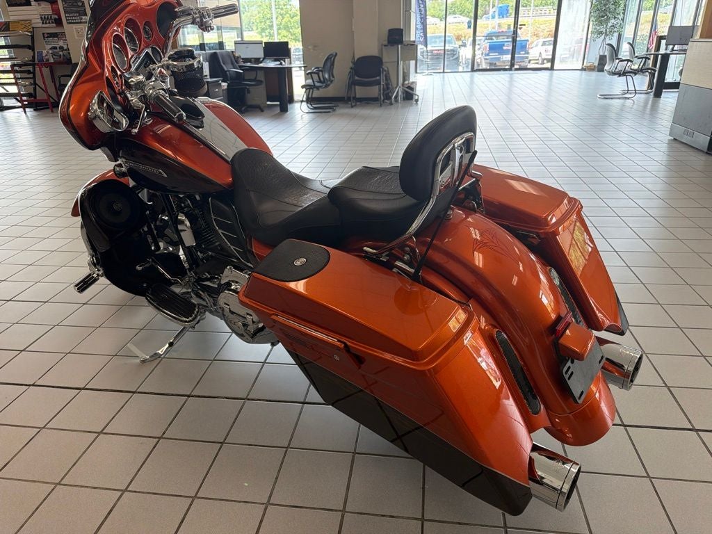 2012 Harley-Davidson CVO Street Glide Base