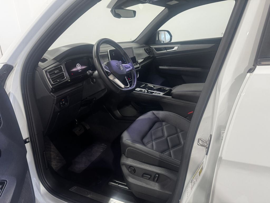 2025 Volkswagen Atlas Cross Sport 2.0T SE w/Technology