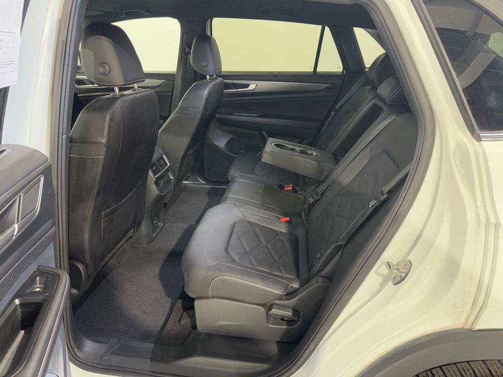 2025 Volkswagen Atlas Cross Sport 2.0T SE w/Technology