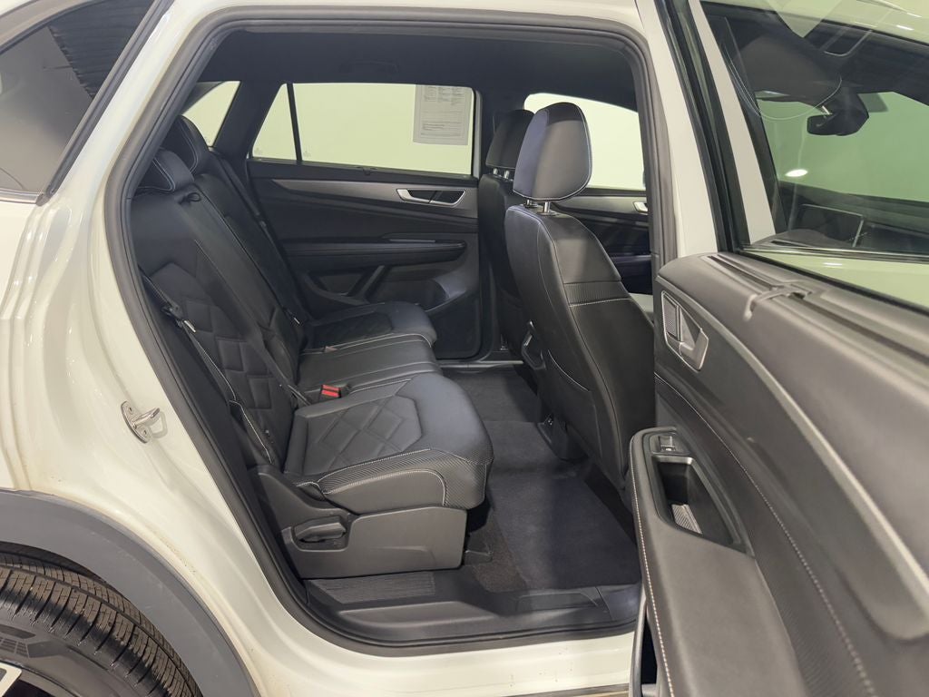 2025 Volkswagen Atlas Cross Sport 2.0T SE w/Technology