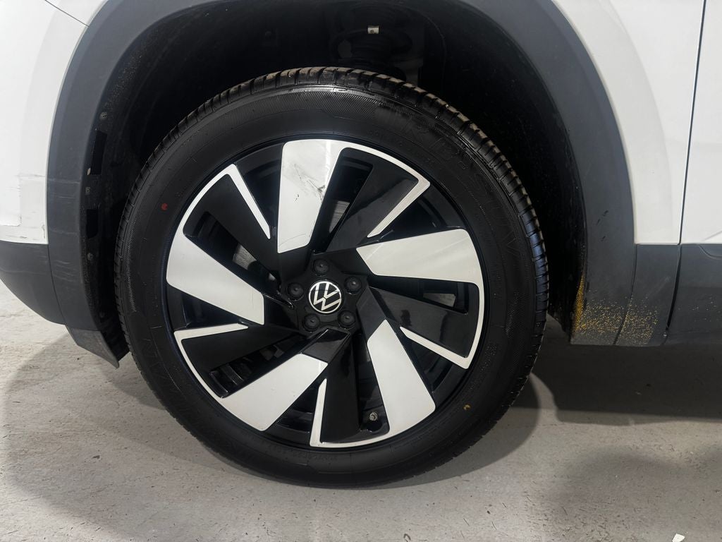 2025 Volkswagen Atlas Cross Sport 2.0T SE w/Technology