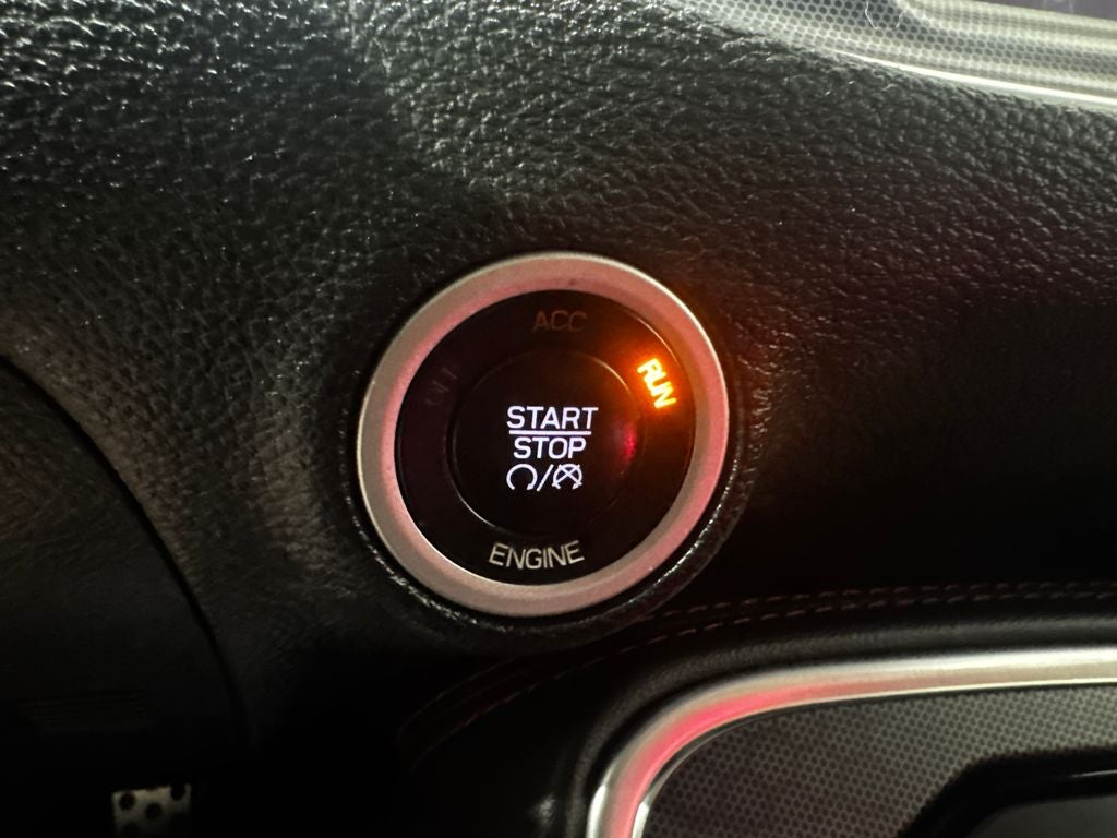 2015 Dodge Challenger SXT