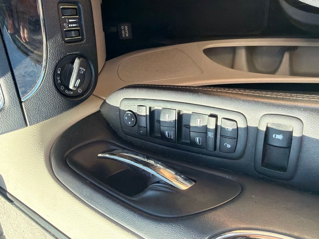 2013 Chrysler Town & Country Touring