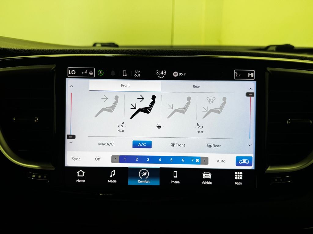 2024 Chrysler Pacifica Touring L