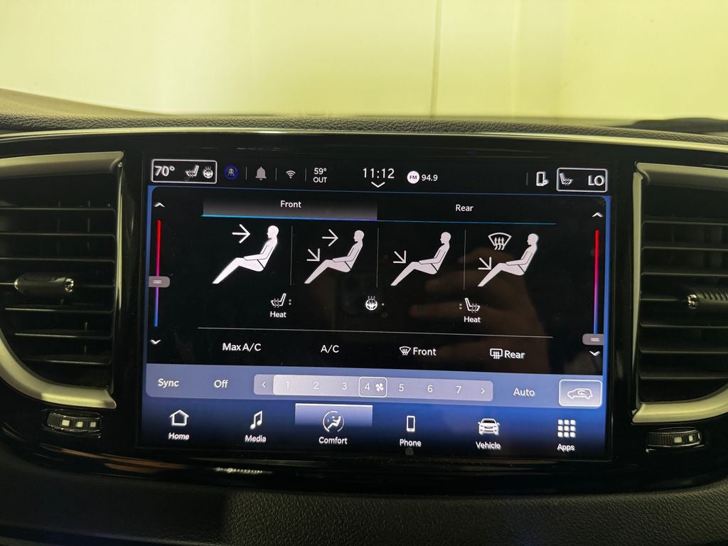 2025 Chrysler Pacifica Select