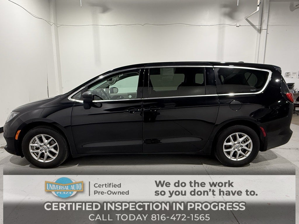 2024 Chrysler Voyager LX