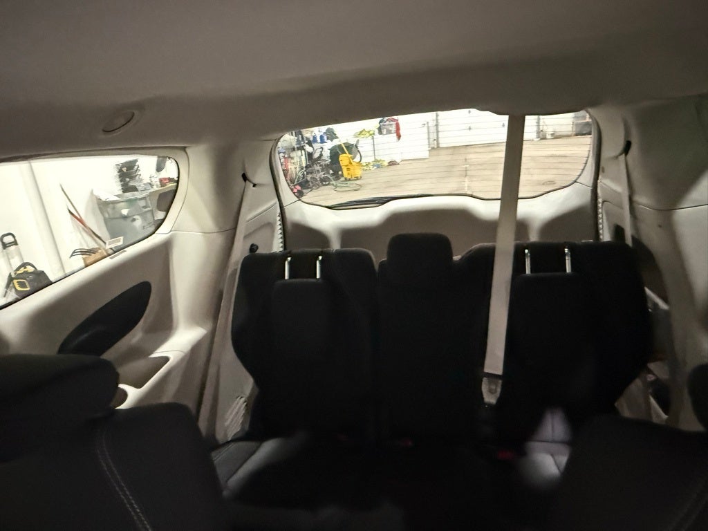 2024 Chrysler Voyager LX