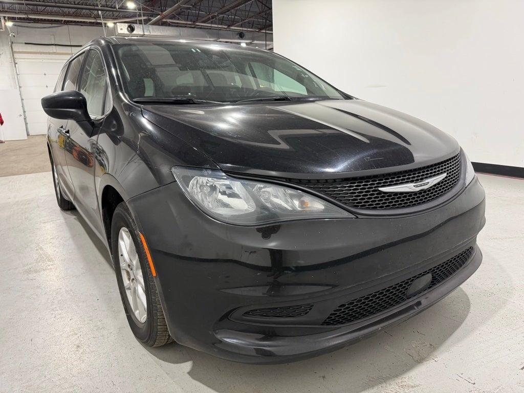 2024 Chrysler Voyager LX