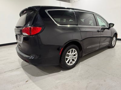 2024 Chrysler Voyager LX