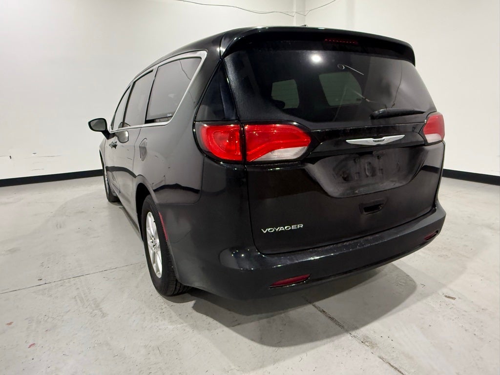 2024 Chrysler Voyager LX