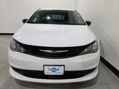 2024 Chrysler Voyager LX