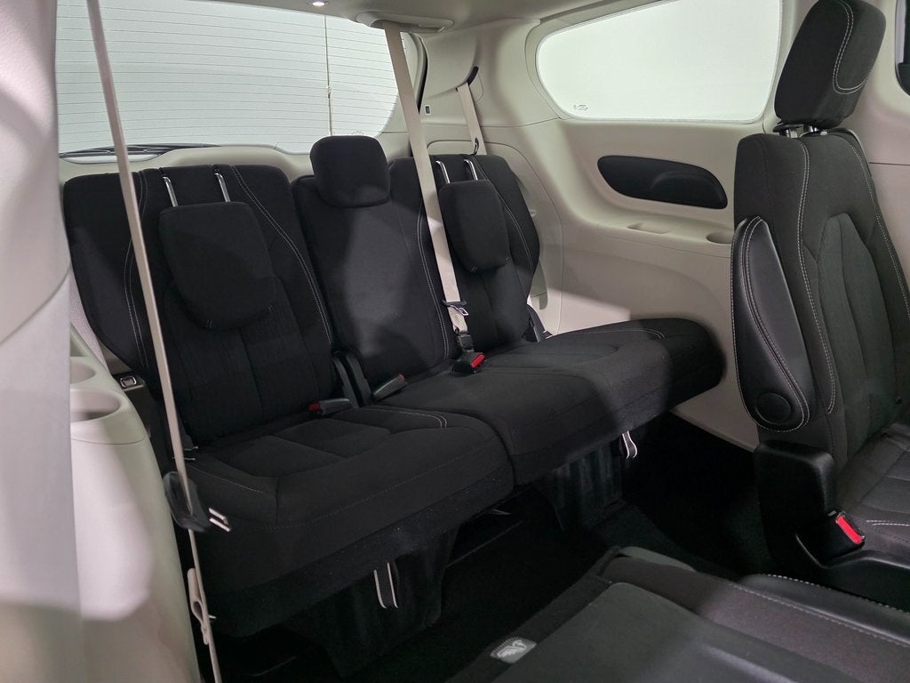 2024 Chrysler Voyager LX