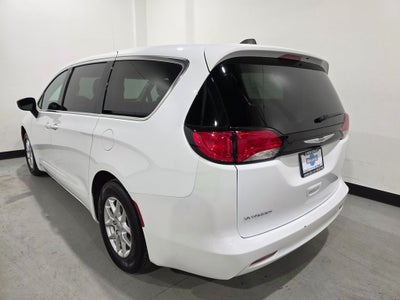 2024 Chrysler Voyager LX