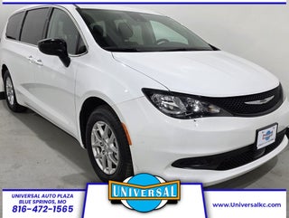 2024 Chrysler Voyager LX