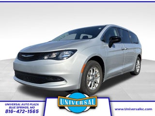 2024 Chrysler Voyager LX