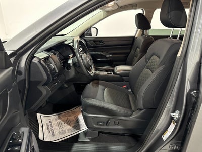 2023 Nissan Pathfinder SV