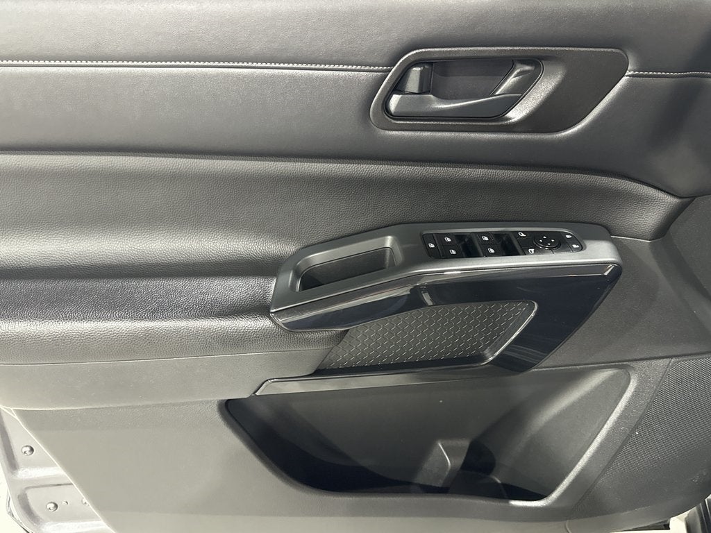 2023 Nissan Pathfinder SV