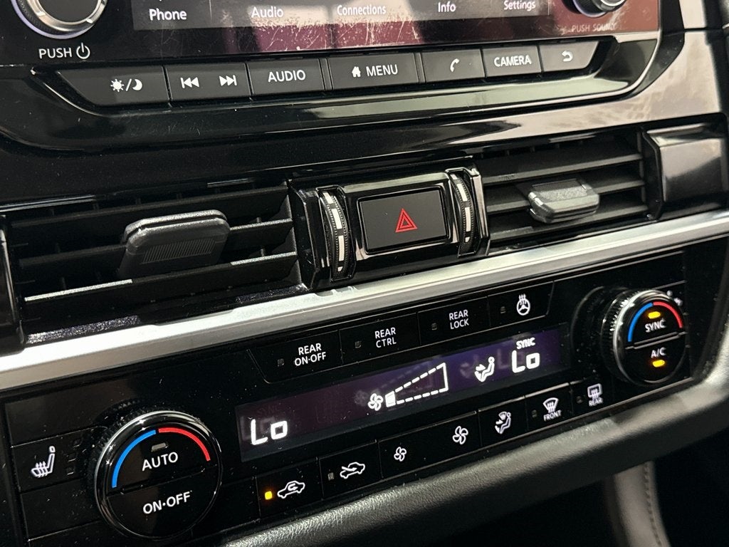 2023 Nissan Pathfinder SV