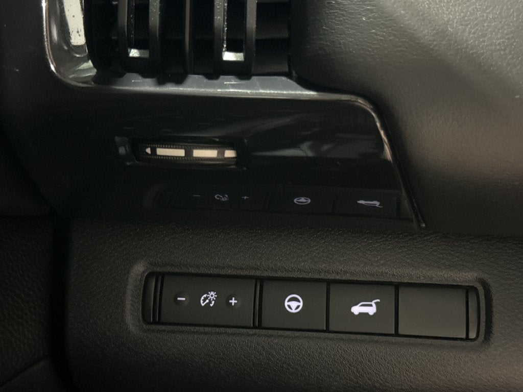 2023 Nissan Pathfinder SV