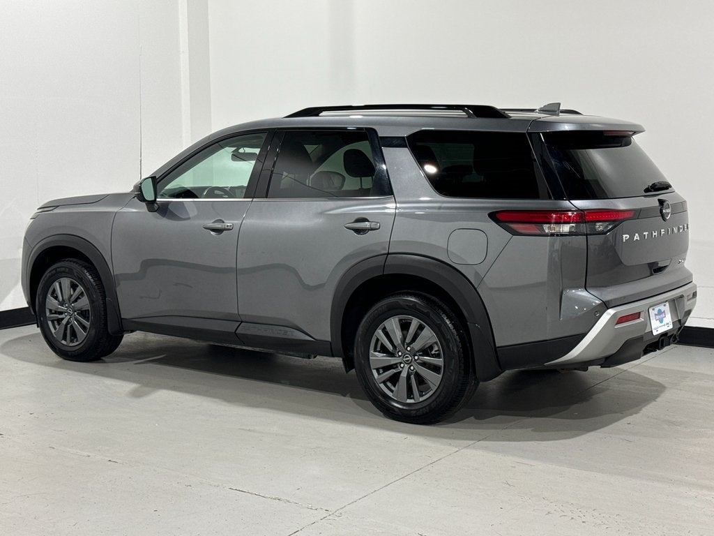 2023 Nissan Pathfinder SV