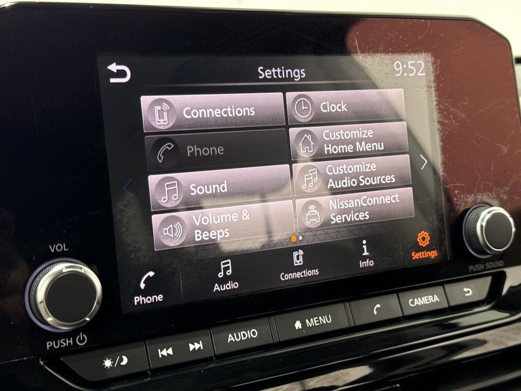 2023 Nissan Pathfinder SV