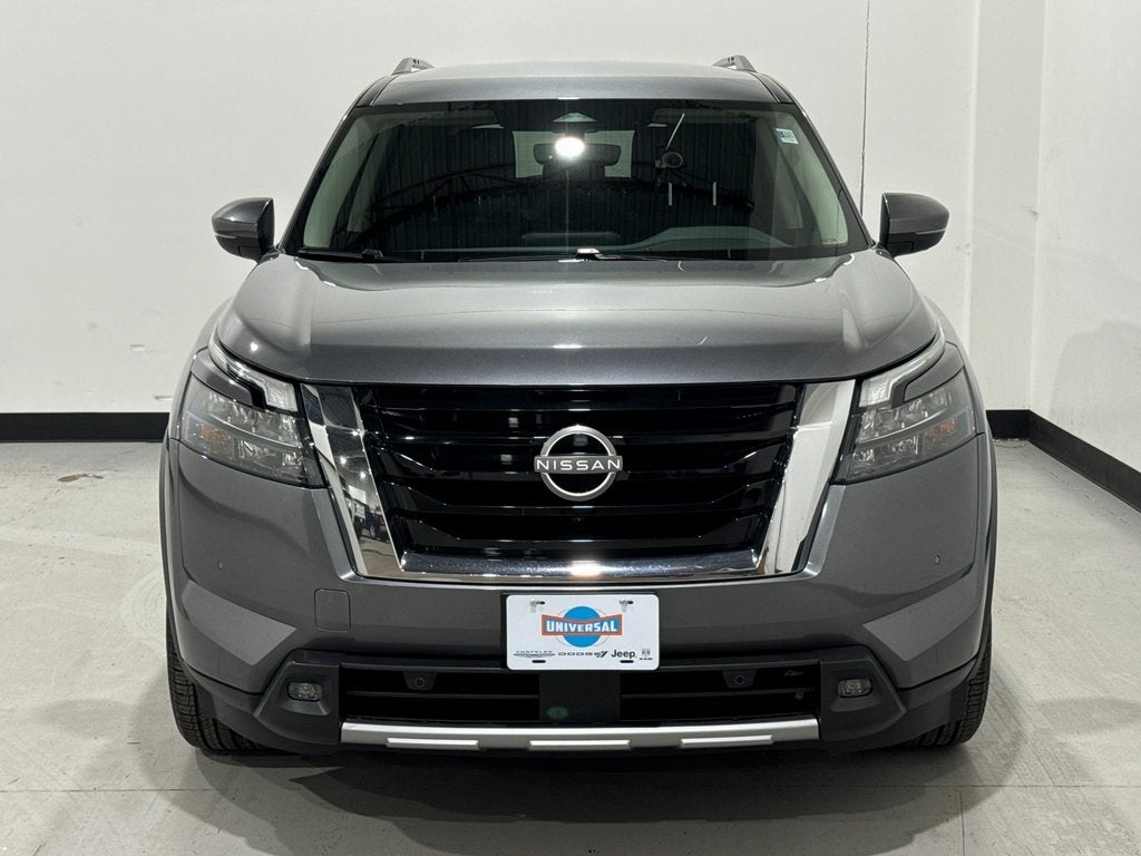 2023 Nissan Pathfinder SV