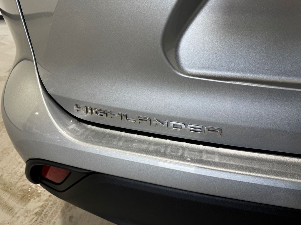 2023 Toyota Highlander Hybrid LE