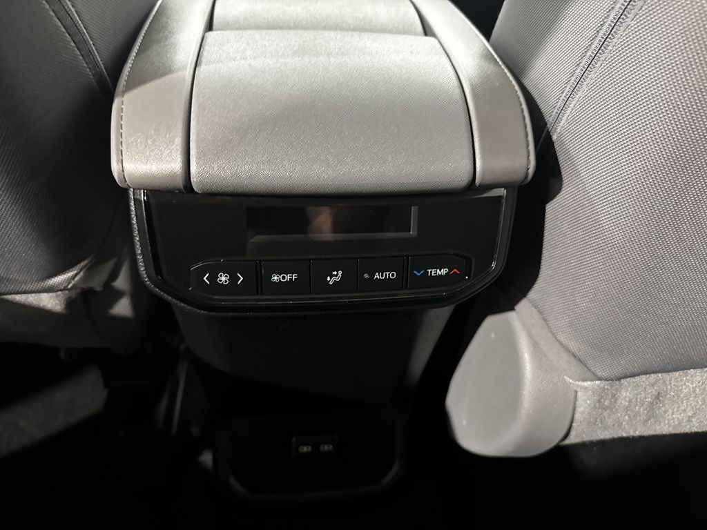 2023 Toyota Highlander Hybrid LE