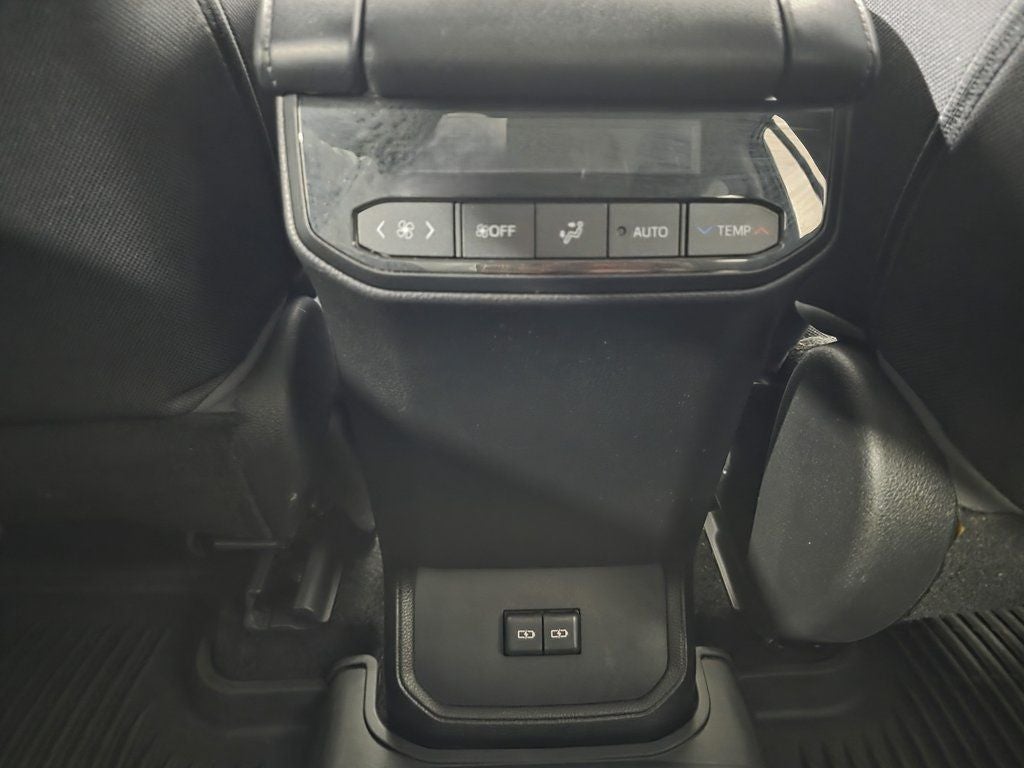 2022 Toyota Highlander Hybrid LE