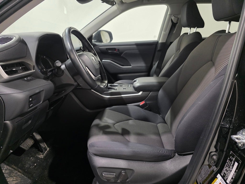 2022 Toyota Highlander Hybrid LE