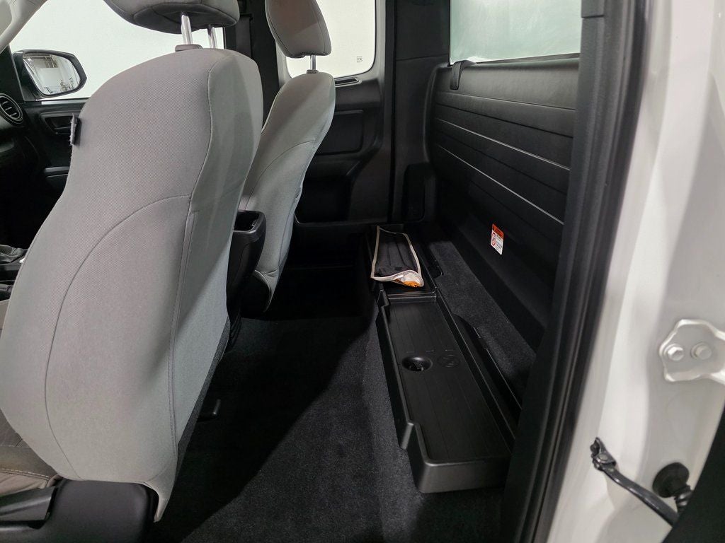 2016 Toyota Tacoma SR